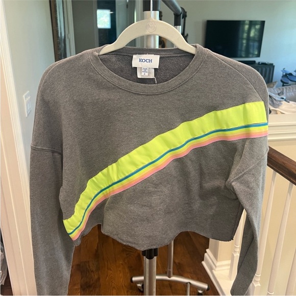 Koch Cropped Pullover - Picture 2 of 4